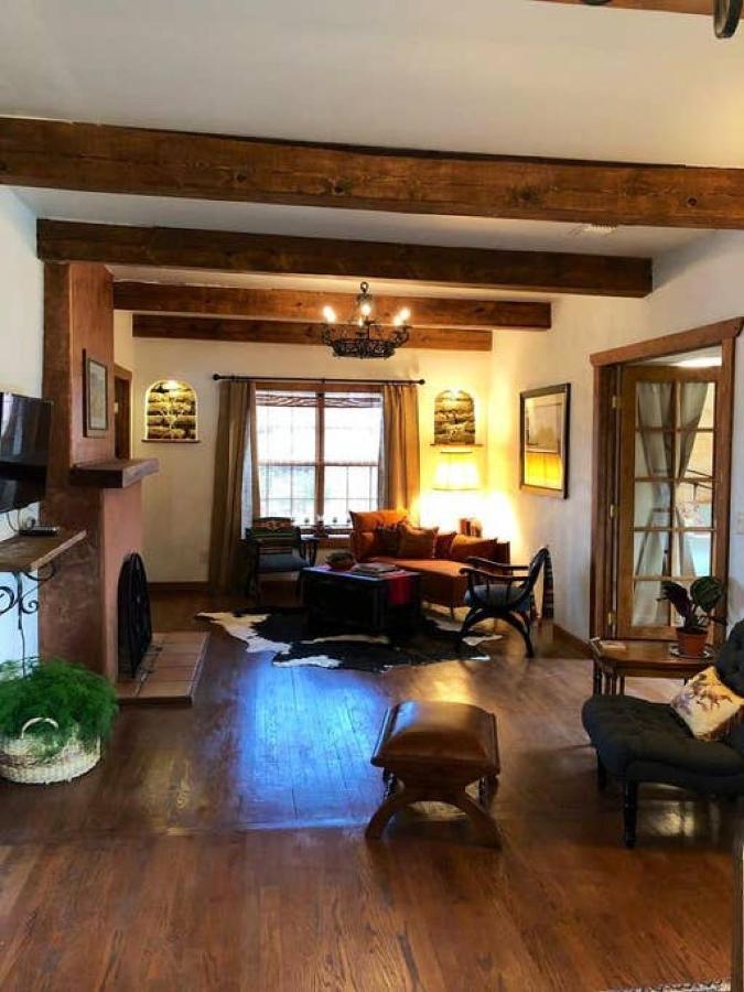 El Viejo Adobe - Across From Sul Ross Campus Bed & Breakfast อัลไพน์ ภายนอก รูปภาพ