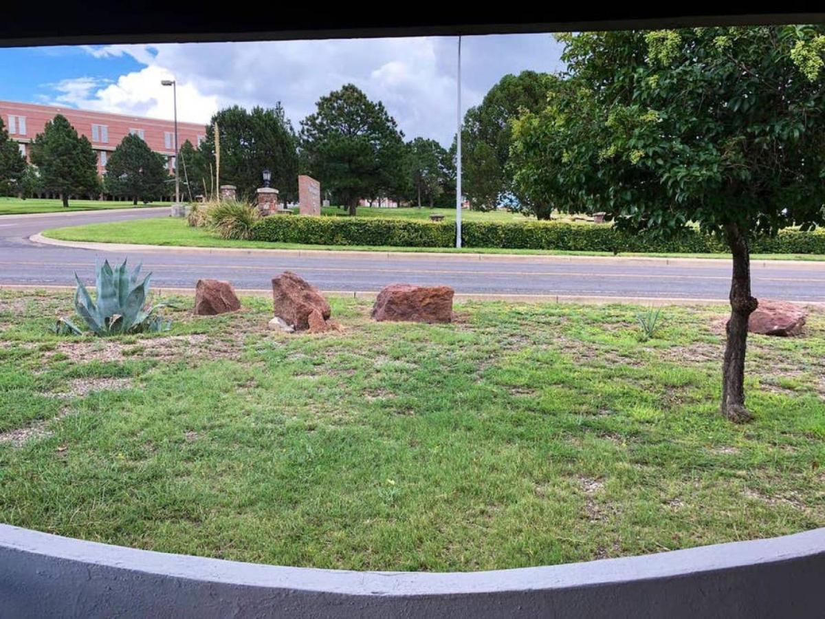 El Viejo Adobe - Across From Sul Ross Campus Bed & Breakfast อัลไพน์ ภายนอก รูปภาพ