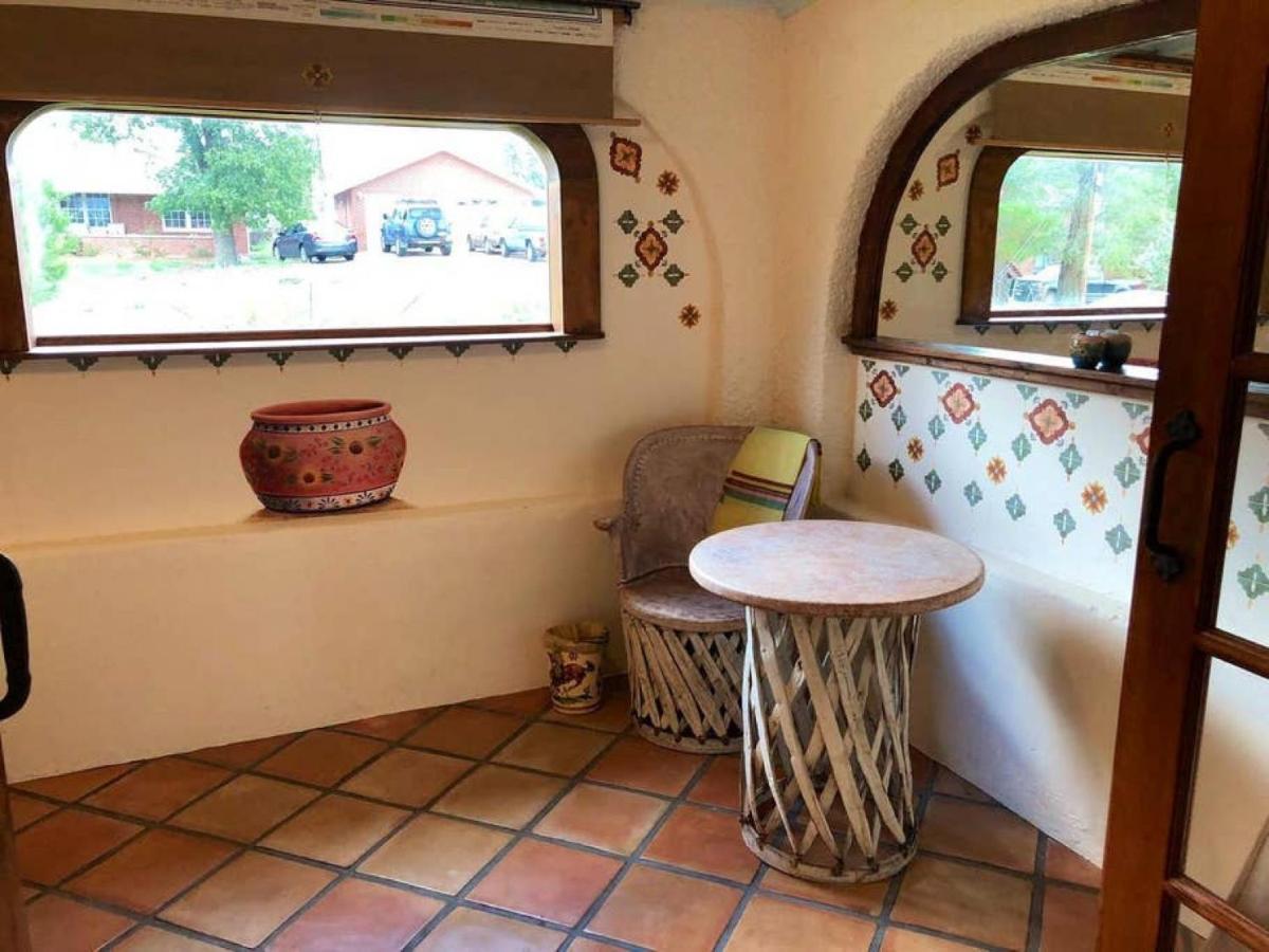 El Viejo Adobe - Across From Sul Ross Campus Bed & Breakfast อัลไพน์ ภายนอก รูปภาพ