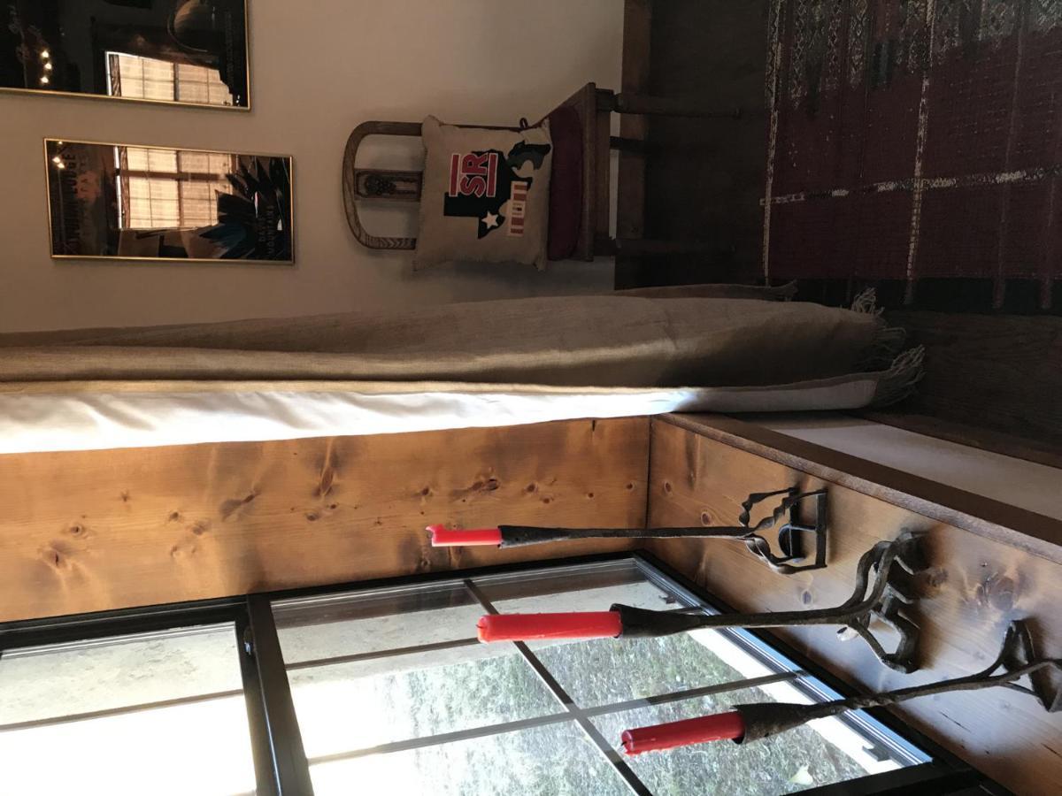 El Viejo Adobe - Across From Sul Ross Campus Bed & Breakfast อัลไพน์ ภายนอก รูปภาพ
